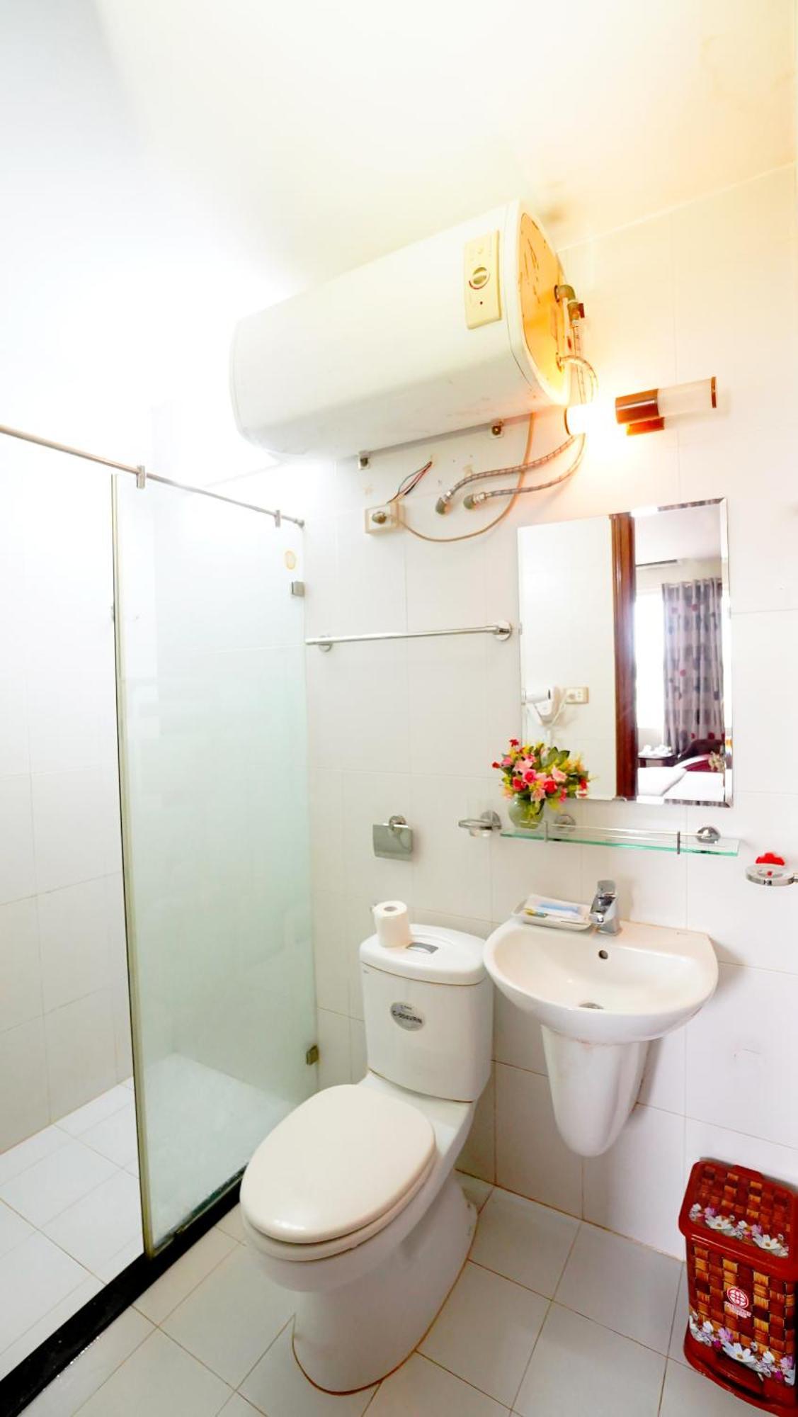 Ho Sen Xanh Hotel Hanoi Exterior photo